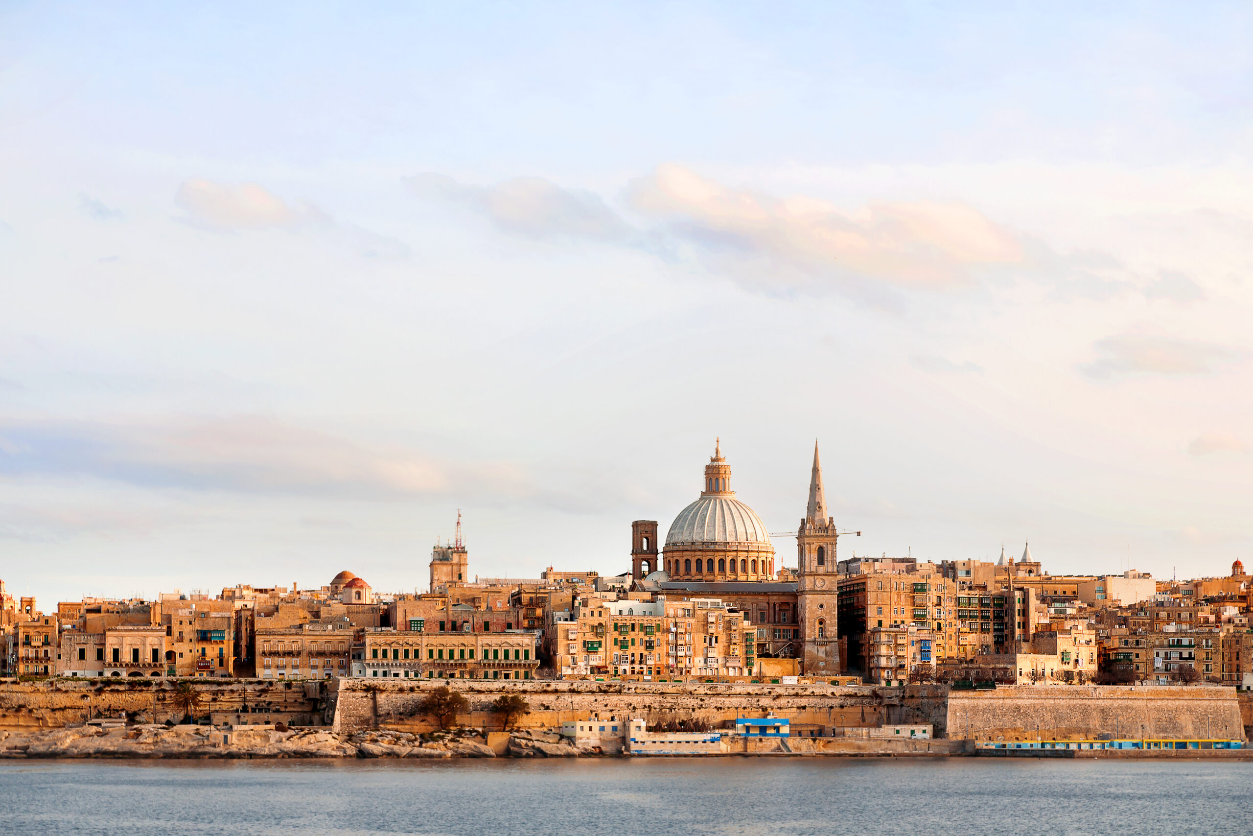 Buổi sáng mùa đông tại Valletta, Malta - cơ hội định cư châu Âu