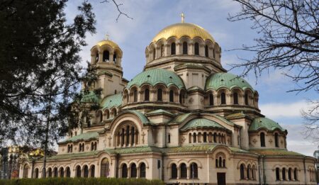 Nhà thờ Alexander Nevsky tại Sofia, Bulgaria - một biểu tượng văn hóa và lịch sử thu hút nhà đầu tư định cư Châu Âu.